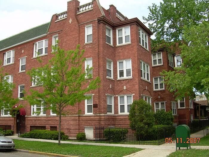 1st image of 3038 W Ainslie St #2