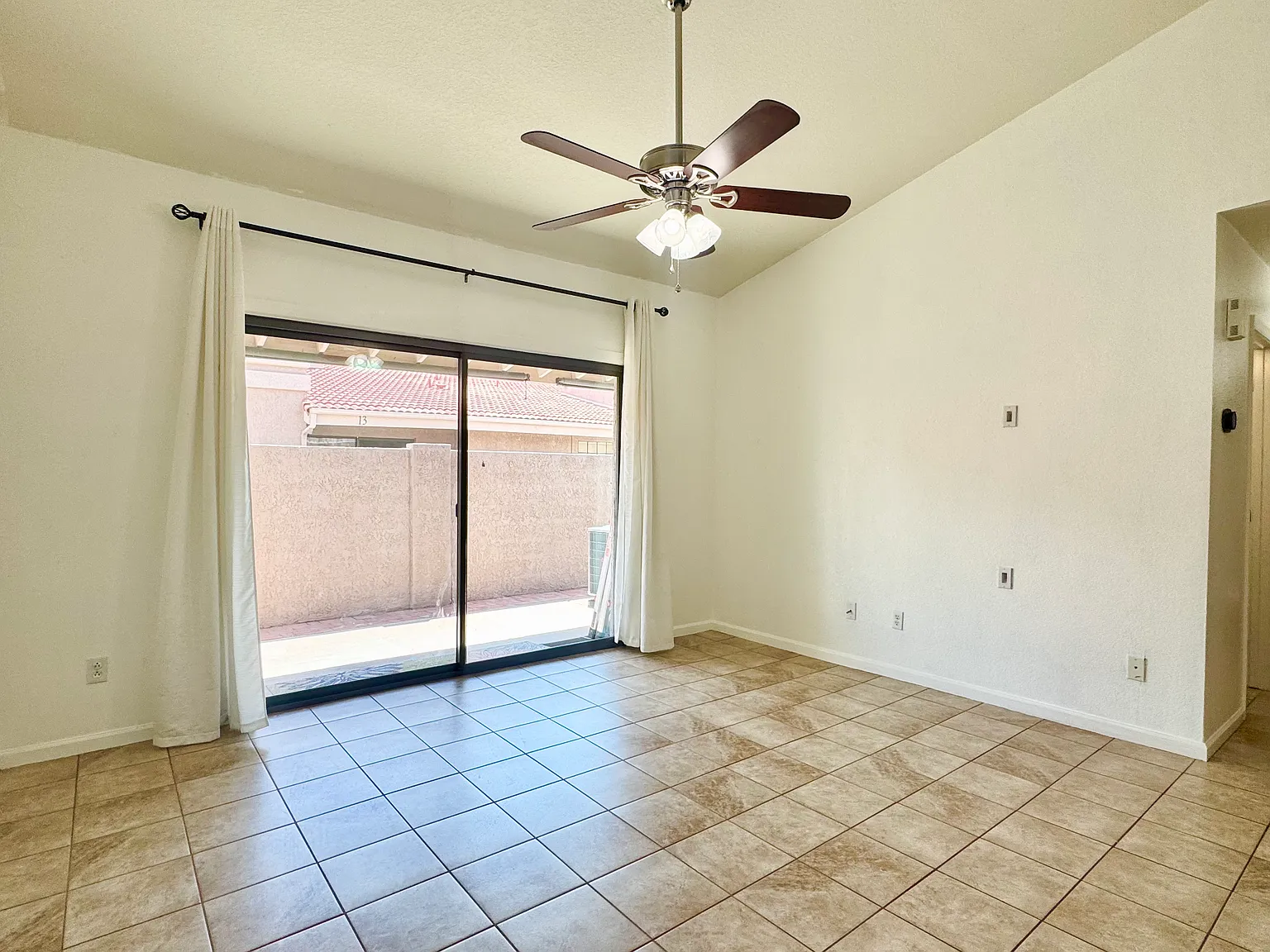2 bed, 982 sqft, $1,675 — Photo 4