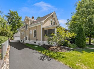 1823 E Liberty Dr, Wheaton, IL 60187