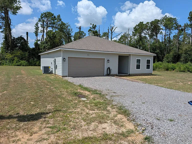 402 Marcia Ave — Photo 1