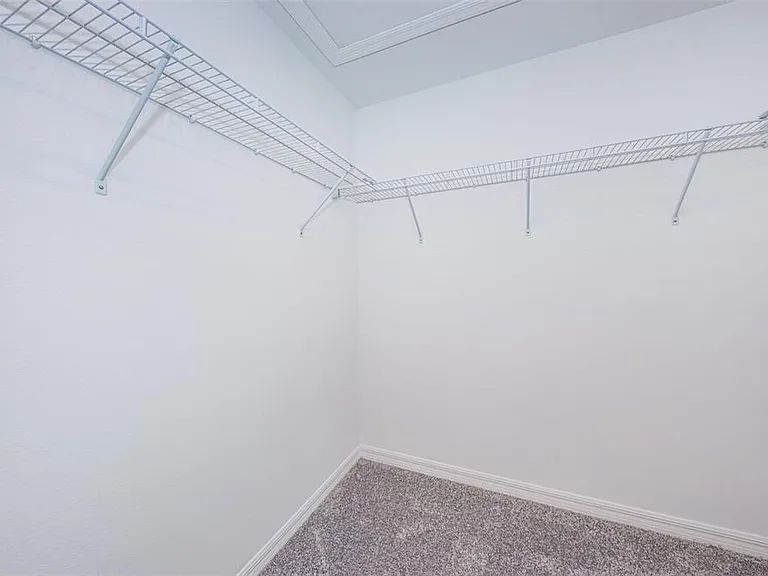 8327 Crescent Oaks Dr — Photo 33