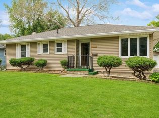 3113 Bel Aire Rd, Des Moines, IA 50310