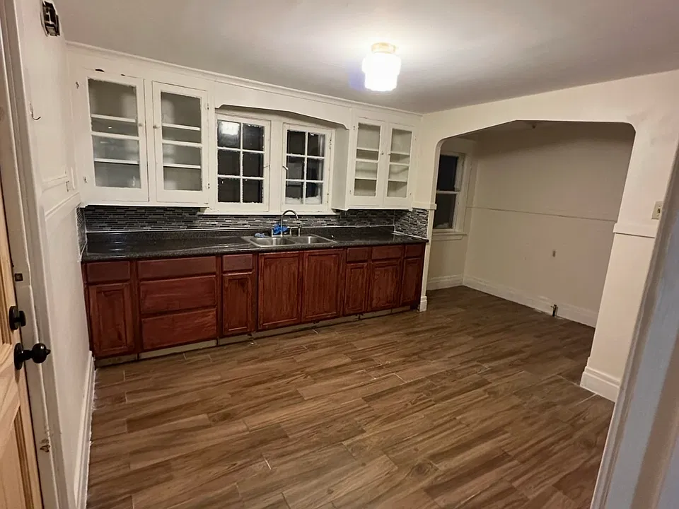 19 Ruspin Ave