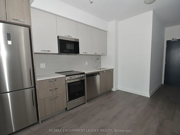 75 James St N #1808 — Photo 27