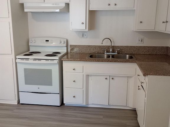 5th image of 150 E Alvarado St