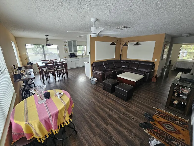 161 SE Village Dr #161 — Photo 2
