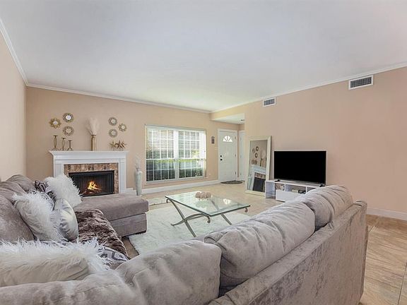 2nd image of 600 Wilcrest Dr APT 20