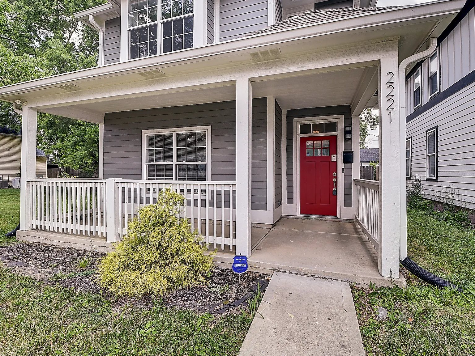 3 bed, 2.5 bath, 1712 sqft, $2,249 — Photo 2