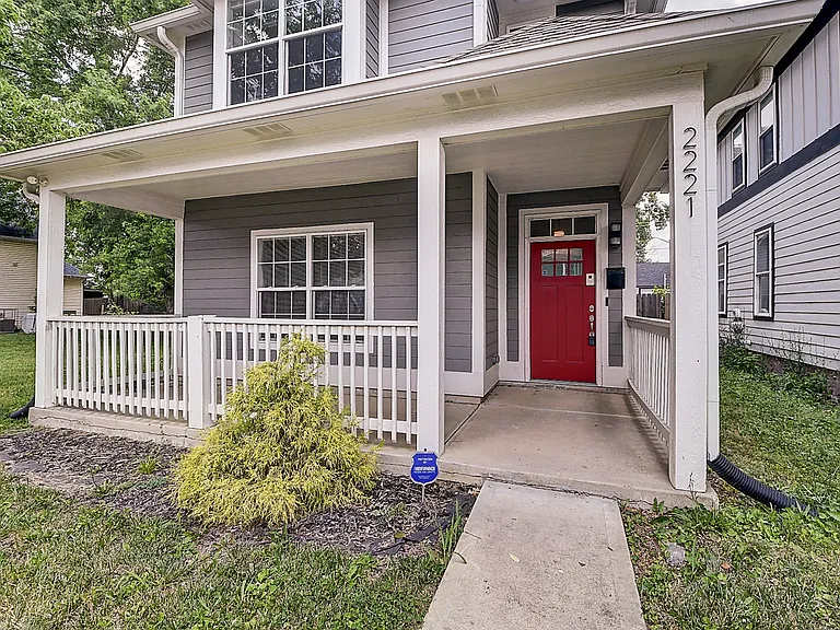 2221 Bellefontaine St — Photo 2