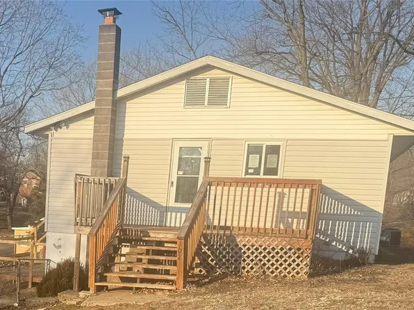 102 N 4th St, La Grange, MO 63448