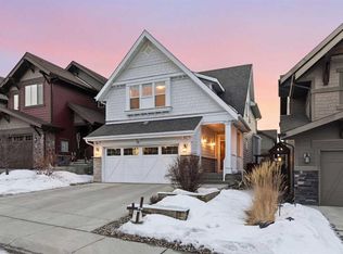 10 E Riviera Pl, Cochrane, AB T4C0V4