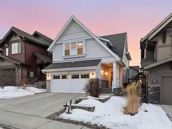 10 E Riviera Pl, Cochrane, AB T4C 0V4