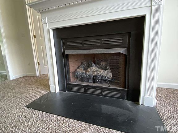 5th image of 87 Thistle Dr