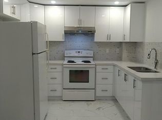 7272 Village Walk #1, Mississauga, ON L5W1V7