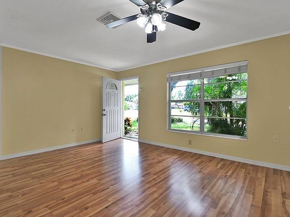 4th image of 3409 Kingswood Dr