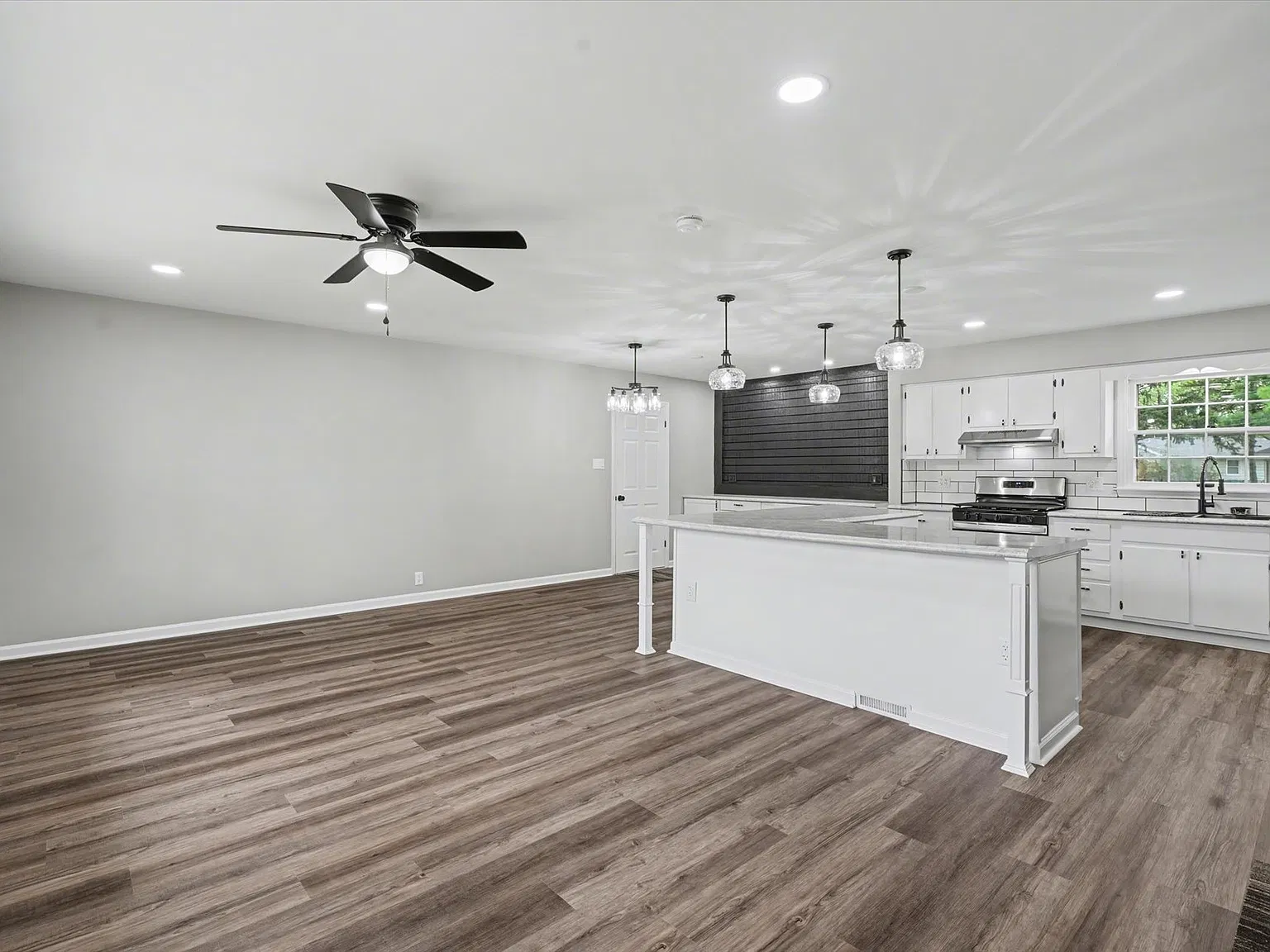 4 bed, 1651 sqft, $2,800 — Photo 4