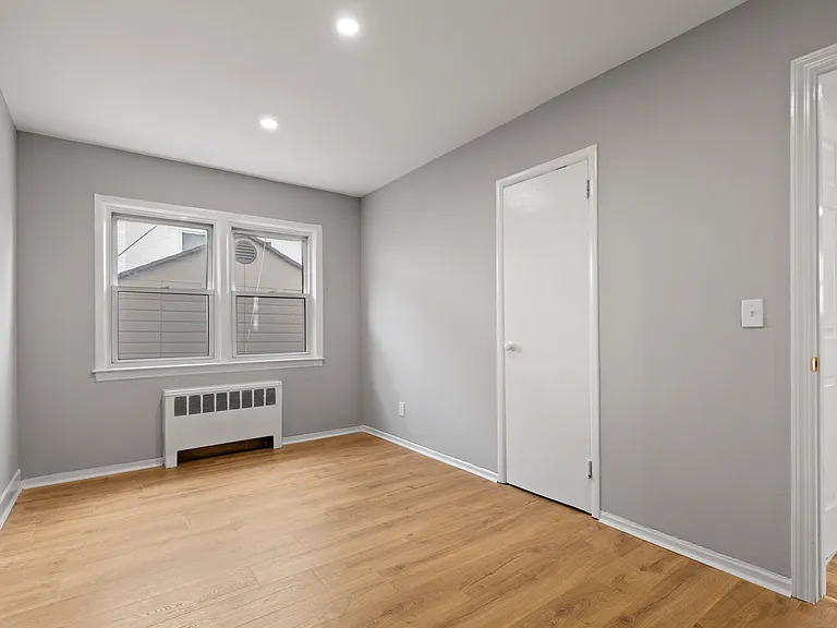 725 E Broadway #1 — Photo 10