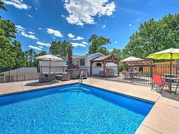3rd image of 3601 W Seneca Ct