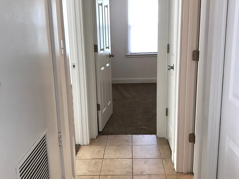 901 Illinois St — Photo 16