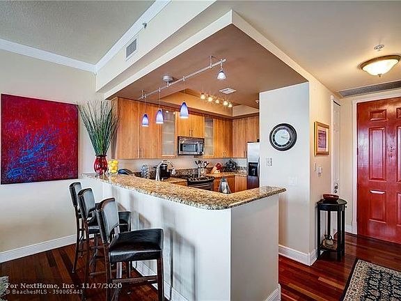 4th image of 2631 14th Ave APT 203