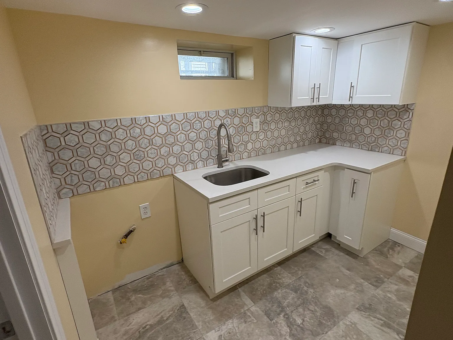 2 bed, 1300 sqft, $2,000 — Photo 2