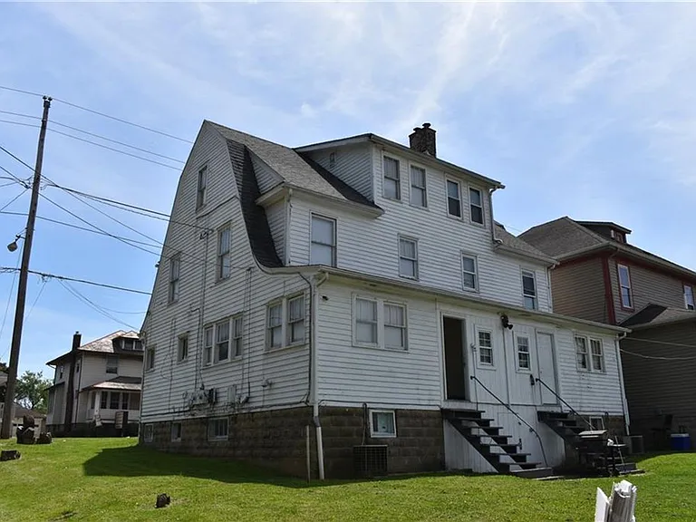 1909-1911 Maple Ave — Photo 2