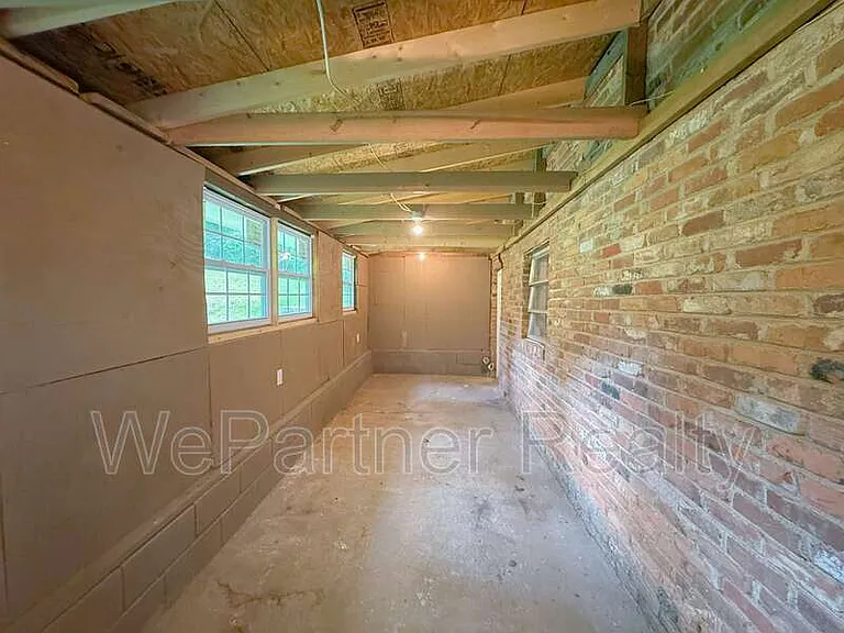2223 Shamrock Dr — Photo 23