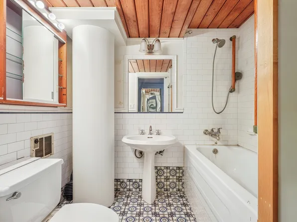 30 East 10th Street image 11 of 14