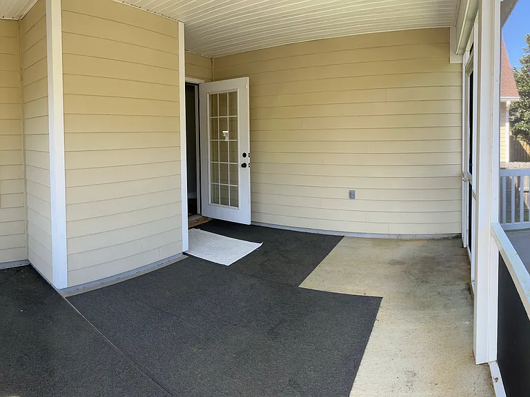 8392 Ivy Brook Ln — Photo 2
