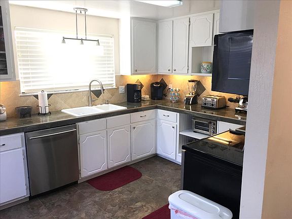 2nd image of 1073 Pinewood Dr
