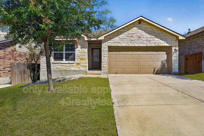 4 bed, 2.0 bath, 1795 sqft, $1,795 — Photo 1