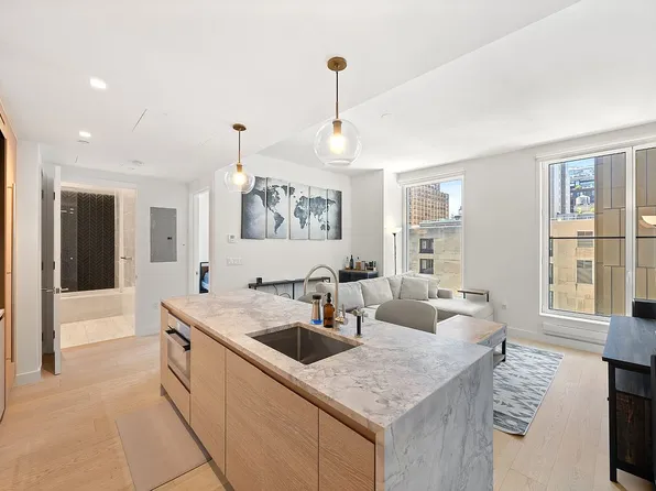 215 W 28th St #7E, New York, NY 10001