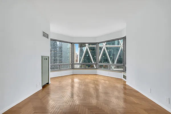 Rented by Compass | media 10