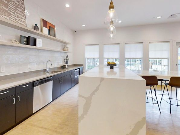1000 Town Ct S #2323