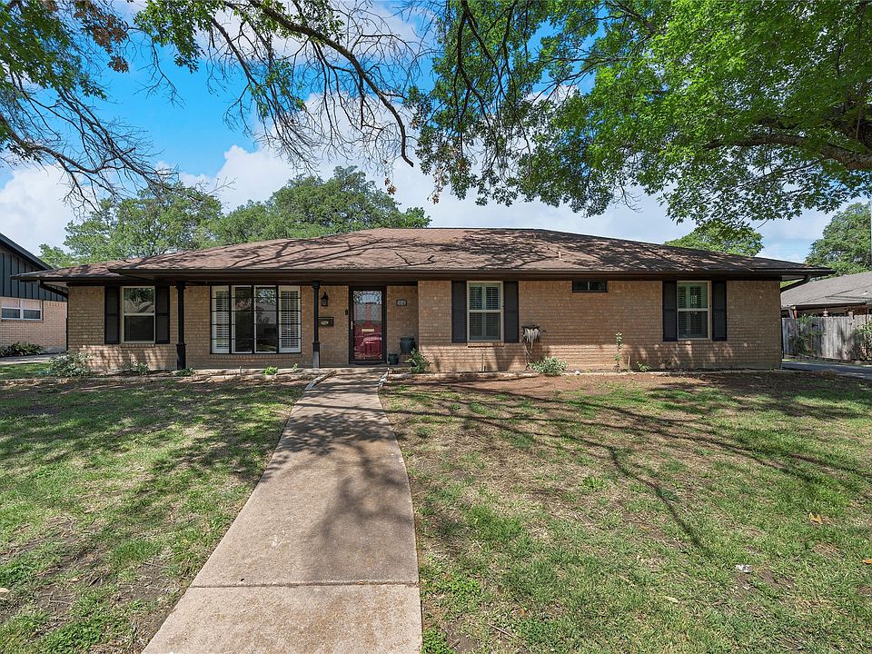 1st image of 4919 Lake Arrowhead Dr