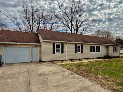 109 S Elm St, Lexington, IL, 61753