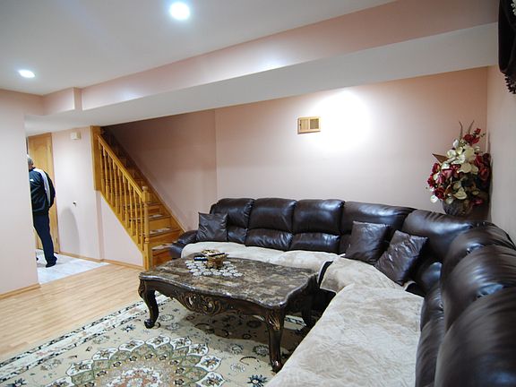 4th image of 14 Stacey Ln