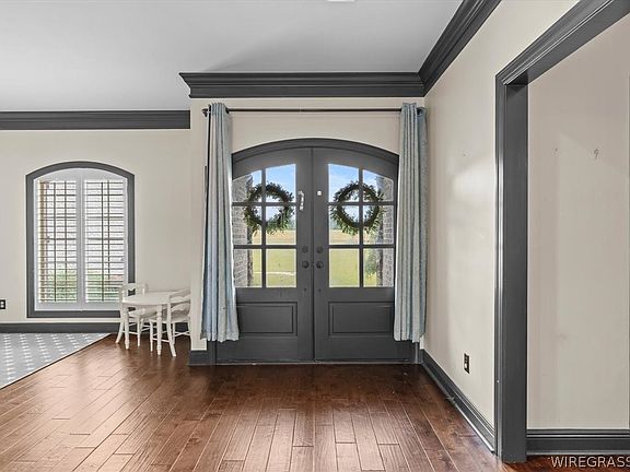 2nd image of 2114 Helms Rd