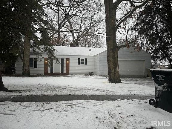 2nd image of 1038 Garden Ln