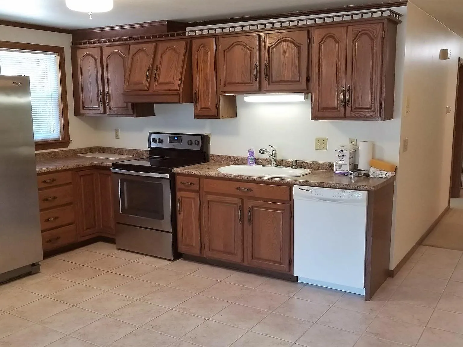 2 bed, 1300 sqft, $2,000 — Photo 3