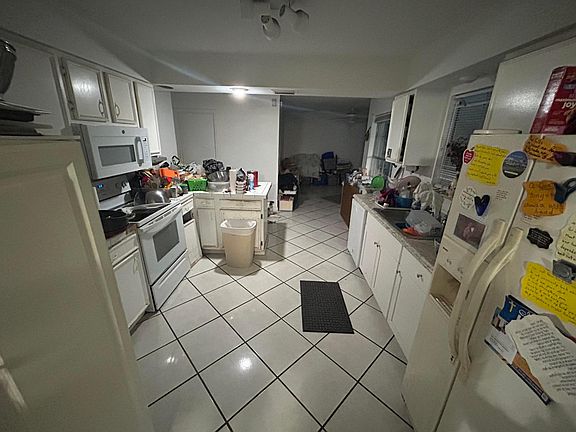 5th image of 532 SE Thornhill Drive