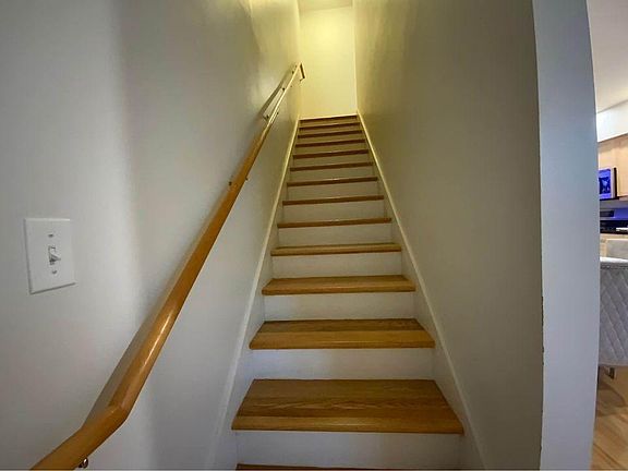 5th image of 1261 N Main St APT 3