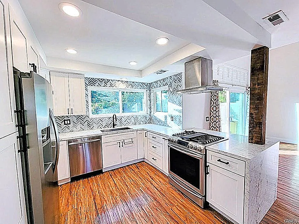 2 bed, 2.5 bath, 1223 sqft, $3,800 — Photo 1