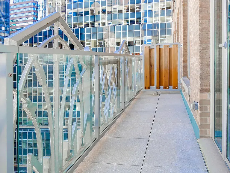 70 Pine St #2107 — Photo 2