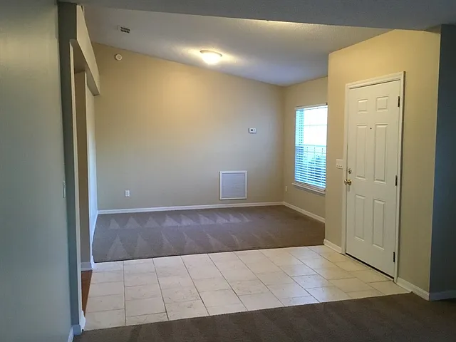 245 Johns Glen Dr — Photo 4
