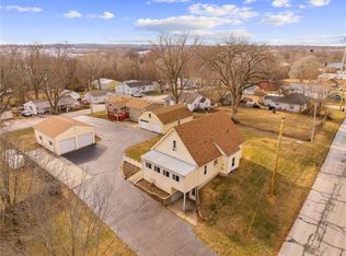 8215 NE Schell Rd, Liberty, MO 64068