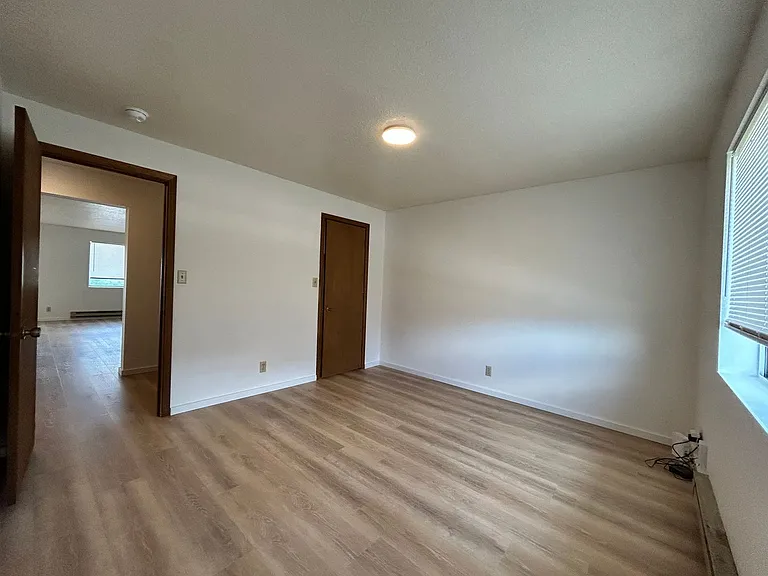 836 E Washington St — Photo 7
