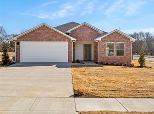 3116 N Rooster St, Siloam Springs, AR 72761