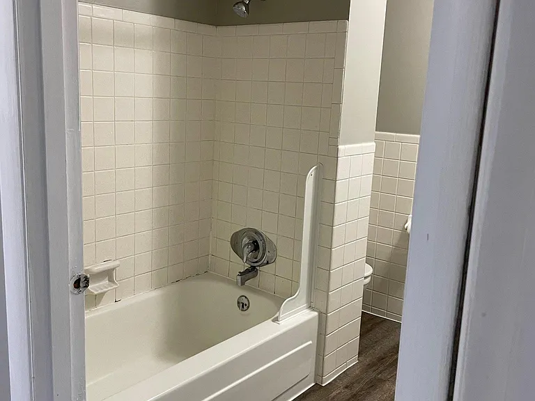 540 Thoma Pl #C — Photo 15