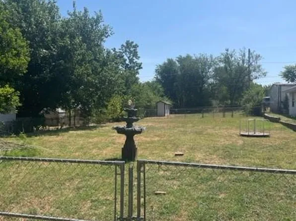 1421 S 6th St, Chickasha, OK 73018